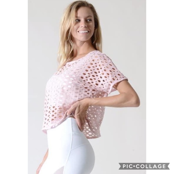 C̺͆L̺͆E̺͆A̺͆R̺͆A̺͆N̺͆C̺͆E̺͆  Pink Crop Top - Picture 1 of 2